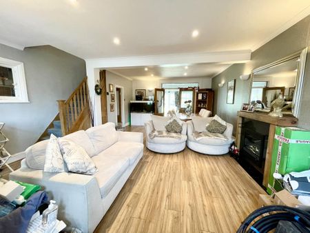 4 bedroom terraced house to rent - Photo 4