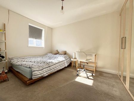 3 bedroom semi-detached house to rent - Photo 5