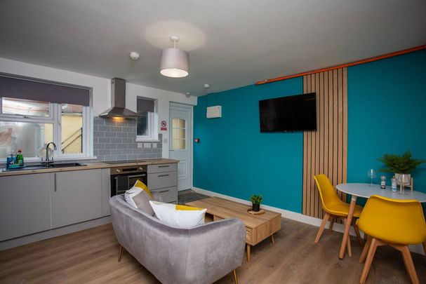 North Parade - Photo 1