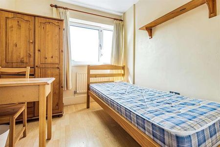 Fareham House, Bessborough Road - Balcony, SW15 - Photo 2