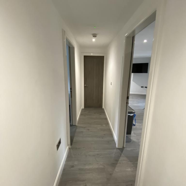 1 bedroom in a flat share to rent - Photo 1