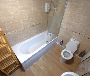 2 bedroom house - terraced to rent - Photo 3