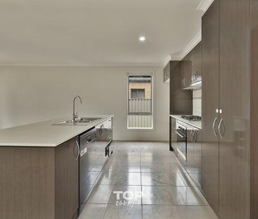 Beautifully Maintained 4-Bedroom Home Close to Top Schools!! - Photo 4