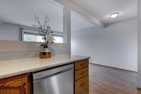 86 Somervale Park Southwest, Calgary - Photo 5