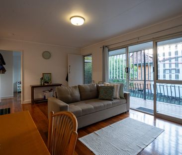 2/17 vimy Street, Bardon, Qld 4065 - Photo 2