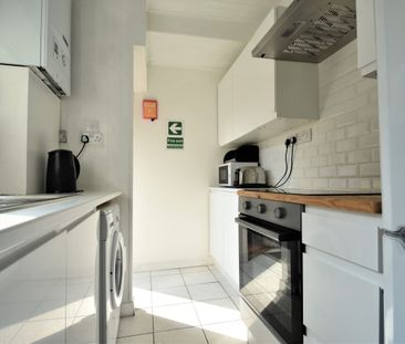 3 bedroom terraced house to rent - Photo 6