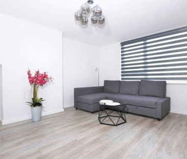 54 Glenmore Park, Lisburn, BT27 4RT - Photo 2