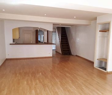 Location appartement 4 pièces 103 m² à Meximieux (01800) - Photo 2