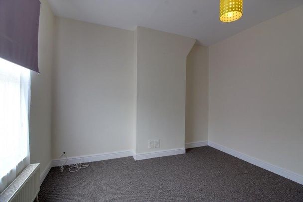 Three Bedroom House To Let in Bramford Lane - Photo 1