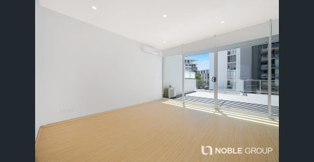 Three large Balconies, T/H style Apartment - Photo 3