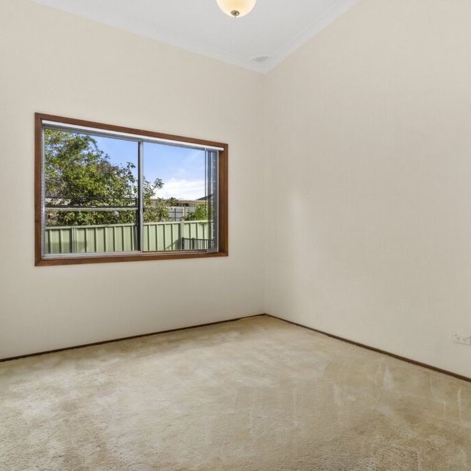 A Family Home with Breathtaking Views and Unmatched Convenience - Photo 1