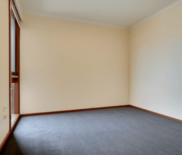 Large, livable and so convenient! - Photo 4