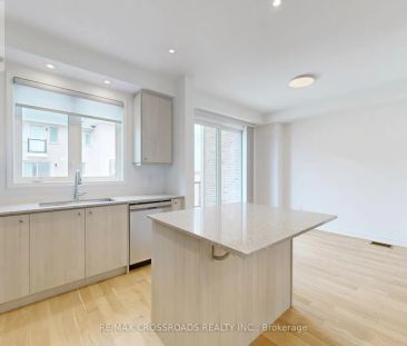 34 AVANI AVENUE - Photo 1