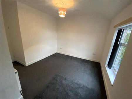 2 bedroom end of terrace house to rent - Photo 4