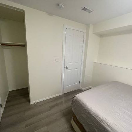 930/m,near sfu ，private bathroom,room,only boy,student - Photo 4