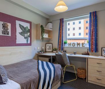 1 bedroom in a flat share to rent - Photo 1