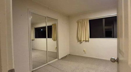 Private 4 brm plus huge teens soundproof "bunker" - Photo 3