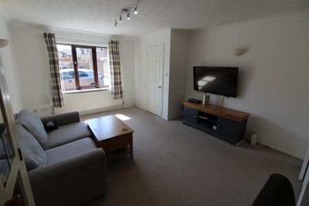 3 bedroom semi-detached house to rent - Photo 2