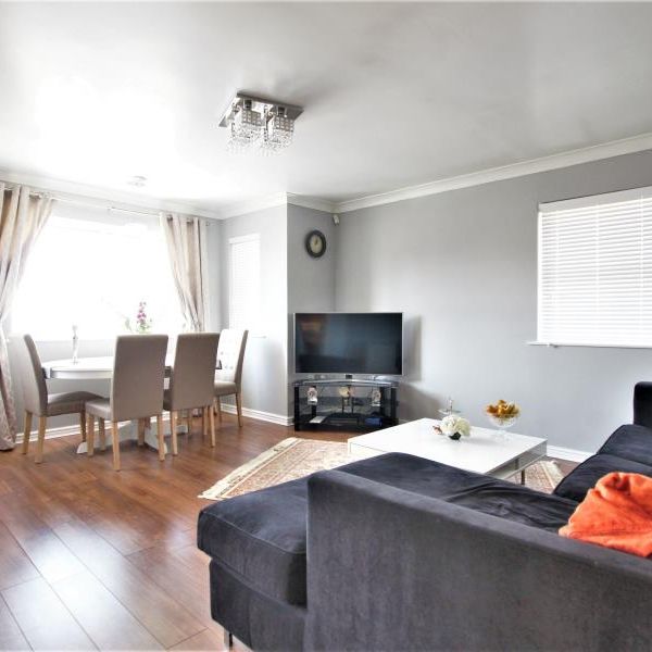 Barker Road, Chertsey - 2 bedrooms Property for lettings - Seymours - Photo 1