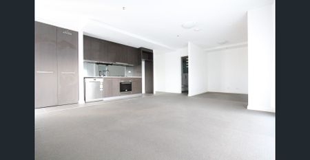 IN POPULAR SOLIS BUILDING - Photo 3