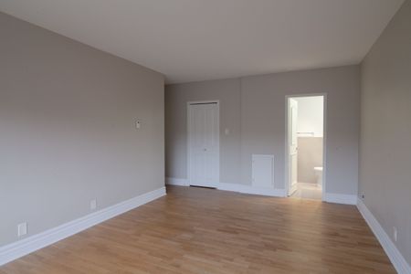 4555 Bonavista Avenue - Photo 5
