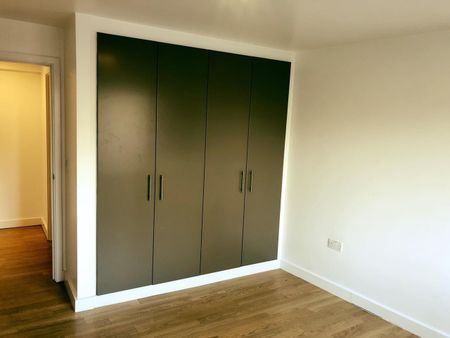 1 Bed Flat, Green Lanes, N16 - Photo 3