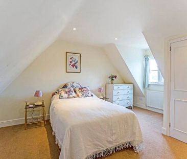 Three double bedroom detached house in the desirable village of Upa... - Photo 3