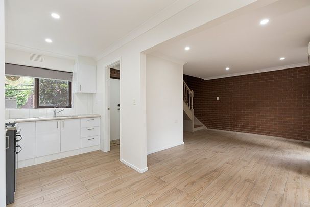 Prime Bell Street Townhouse – Walk to Pentridge Precinct & Merri Creek Trail! - Photo 1