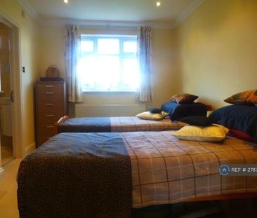 5 bedroom semi-detached house to rent - Photo 5