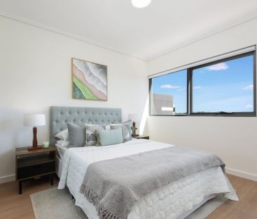 Stylish Two-Bedroom Apartment with City Views in the Heart of Parra... - Photo 5