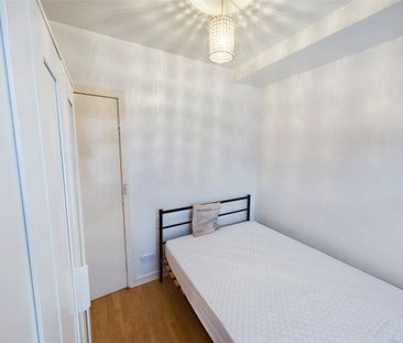 Netherwood Chambers, 1A Manor Row, Bradford, West Yorkshire, BD1 - Photo 4