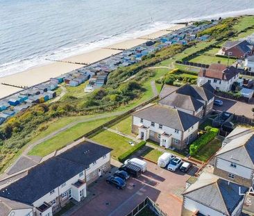 Seaview Heights, Walton On The Naze, CO14 - Photo 1