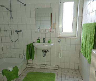 2-Zimmer-Wohnung mit Tageslicht-Duschbad und Balkon in Reislingen S/W - Photo 2