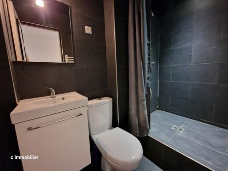 Appartement à Louer à LILLE 448 € - Photo 5