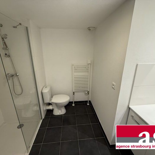 Studio récent avec balcon - Photo 1