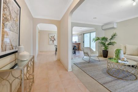 “Don't be the last to see this lovely property” - Photo 4