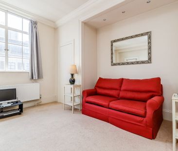 Studio Flat, Hallam Street, W1W - Photo 4