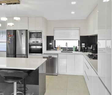 Royal Oak 3 Bdrm/2 Bthrm Townhouse - Photo 3