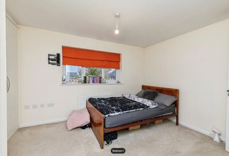 4 bedroom detached house to rent - Photo 4