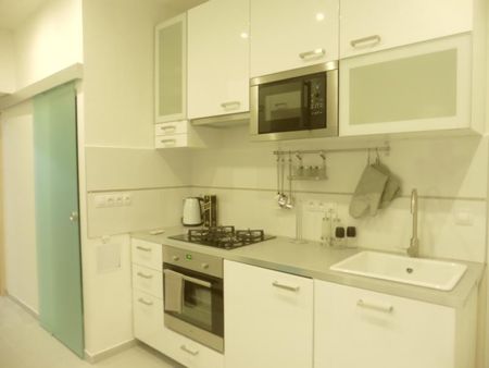 MITTEN IM DRITTEN: Möbliertes, vollausgestattetes Apartment!!! Klimaanlage!!! - Photo 3