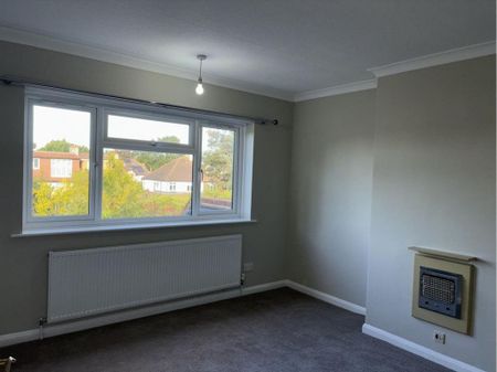 3 bedroom semi-detached house to rent - Photo 4