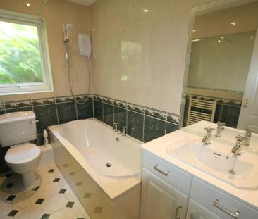 3 bedroom detached house to rent - Photo 5