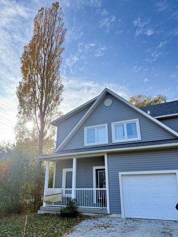 For Lease - 18 Hickory Street, Collingwood, Ontario - Photo 2