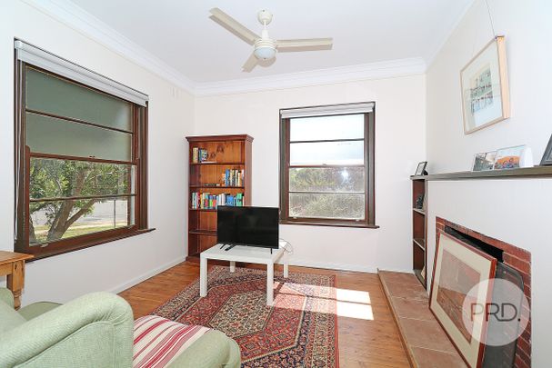 35 Bluett Cresent, Turvey Park NSW 2650 - Photo 1