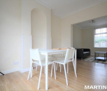 3 bedroom terraced house to rent - Photo 2