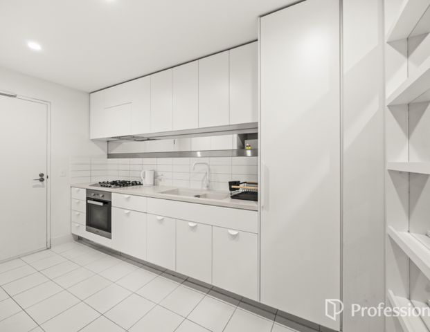 Stylish Apartment for Rent in the Heart of Melbourne! - Photo 1