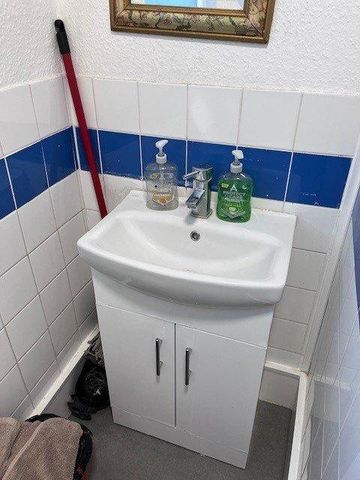 House share to rent - Photo 2