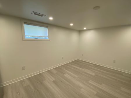 For Lease - 15 Vauxhall Drive Unit# B1, Toronto, Ontario - Photo 4