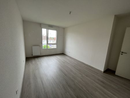Location Appartement 3 pièces 73m² - Photo 3