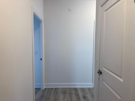 For Lease - 3240 William Coltson Avenue Unit# 1003, Oakville, Ontario - Photo 2